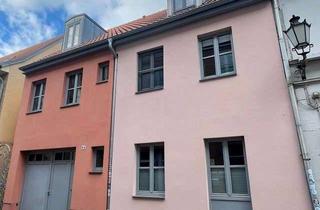 Haus kaufen in 23966 Altstadt, Exklusives Stadthaus mit Einliegerwohnung in der historischen Altstadt von Wismar