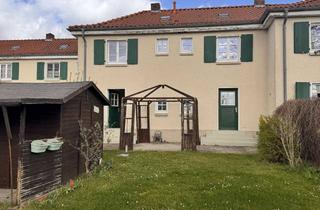 Haus mieten in Heidehöhe 22, 51377 Manfort, Freundliches Reihenhaus mit drei Zimmern in Leverkusen Manfort