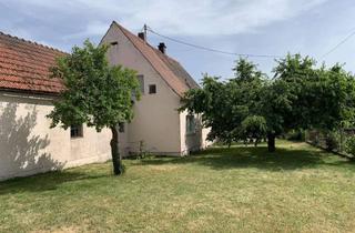 Grundstück zu kaufen in 85117 Eitensheim, Schönes Grundstück mit Altbestand, ca. 867 m², EFH, DH oder MFH möglich!
