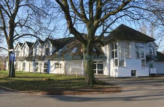 Anlageobjekt in Köster-Suhr-Weg 11-13, 18069 Reutershagen, Anlagepaket mit 12 Wohnungen in guter Rostocker Wohnlage (Mehrheitsanteil)