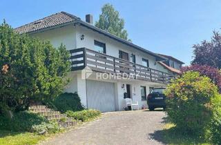 Einfamilienhaus kaufen in 36129 Gersfeld, Gersfeld - Attraktives Einfamilienhaus mit Einlieger-Fewo, Hanglage, Doppelgarage & großem Grundstück