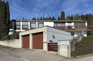 Einfamilienhaus kaufen in 78532 Tuttlingen, Tuttlingen - Einfamilienhaus mit ELW, Schwimmbad und 2 Garagen in traumhafter Lage.