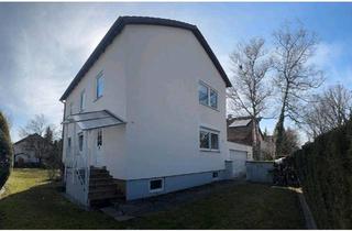 Haus kaufen in 82194 Gröbenzell, Gröbenzell - Haus mit Mietwohnungen, Doppelgarage und großem Grundstück