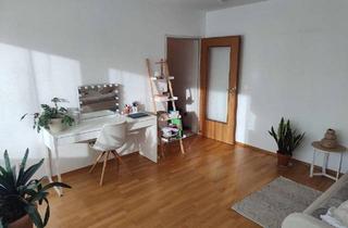 Wohnung kaufen in 83026 Rosenheim, Rosenheim - Helle 1-Zimmer-Wohnung, Baujahr 1971, 36,5 qm, inklusive Kellerab