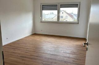 Wohnung kaufen in 89150 Laichingen, Laichingen - Helle 3,5-Zi-Wohnung mit Balkon & Aufzug - viel Platz - sofort frei