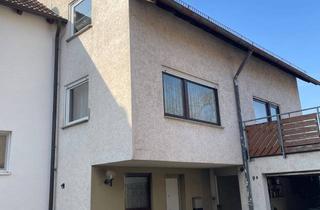 Haus kaufen in Grönerstraße 9, 71723 Großbottwar, Großbottwar - Großbottwar-Winzerhausen: Zwei Einfamilienhäuser mit vier Garagen, einem alten Stall und einer Scheune