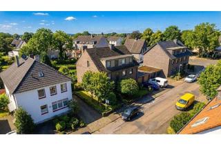 Mehrfamilienhaus kaufen in 46242 Bottrop, Bottrop / Fuhlenbrock - Haus mit Pool, zwei Balkonen, Terrasse und zwei Garagen - Gestaltungspotential, Zweifamilienoption