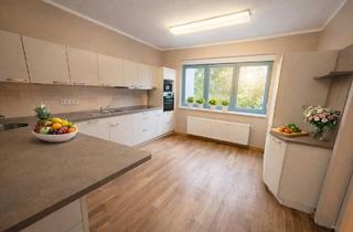 Haus kaufen in 14662 Friesack, Friesack - Zentral gelegen - Bauhausstyle Bungalow - mit herrlichem Garten