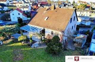 Einfamilienhaus kaufen in 71397 Leutenbach, Leutenbach - Freistehendes Einfamilienhaus mit ELW, schönem Garten, Terrasse und 3 Garagen in Weiler zum Stein