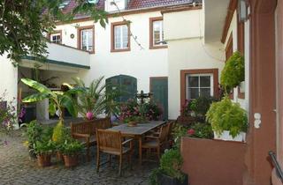 Haus kaufen in 67487 Maikammer, Maikammer - Investitions-Highlight - Renaissance-Anwesen - Baujahr 1613 - saniert 2016