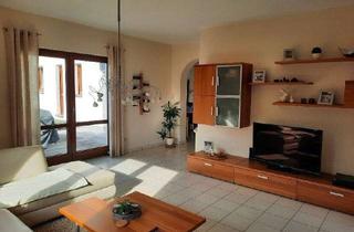 Wohnung kaufen in 33813 Oerlinghausen, Oerlinghausen - Eigener Garten inklusive! Helle 3 Zimmer Eigentumswohnung mit Carport!