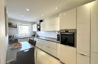 Wohnung kaufen in 33611 Bielefeld, Bielefeld - Sehr lichtdurchflutete und gut geschnittene 4 Zimmerwohnung!