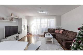 Wohnung kaufen in 72555 Metzingen, Metzingen - Familientraum in Metzingen: Gepflegte 4-Zi-Wohnung mit Balkon, Aufzug & 2 Stellplätzen