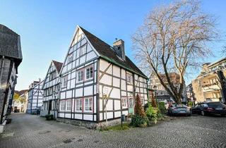 Einfamilienhaus kaufen in 45525 Hattingen, Hattingen - Seltene Altstadt-Rarität: Denkmalgeschütztes Fachwerkhaus mit Südwest-Terrasse in Hattingen