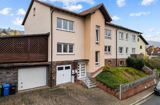 Haus kaufen in 63571 Gelnhausen, Gelnhausen - **Saniertes 2-Familien-Wohnhaus mit zwei Garagen in ruhiger Wohnlage**