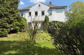 Villa kaufen in 95028 Hof, Attraktive Villa mit 2 schönen Wohnungen - Teilungserklärung vorhanden - großzügiger, parkähnlicher Garten, Garagenhof & Werkstatt