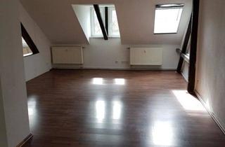 Wohnung mieten in 08371 Glauchau, großzügige Dachgeschosswohnung mit 4,5 Zimmern in der August-Bebel-Str. 18, ab 01.08.2026