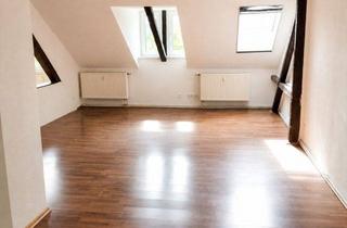 Wohnung mieten in 08371 Glauchau, großzügige Dachgeschosswohnung mit 4,5 Zimmern in der August-Bebel-Str. 18, ab 01.08.2026