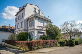 Wohnung kaufen in Bergstraße 135A, 53129 Kessenich, Lichtdurchflutete Altbauwohnung auf beeindruckendem Gartengrundstück in Bonn-Kessenich