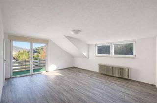 Wohnung kaufen in 76332 Bad Herrenalb, Frisch renoviert: Helle 2-Zimmer-Wohnung mit Balkon in Bad Herrenalb