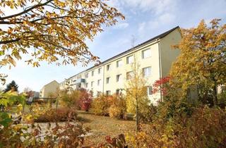 Wohnung mieten in John-Schehr-Strasse 25, 17033 Stadtgebiet West, Schöne 3-Raum-Wohnung mit Balkon