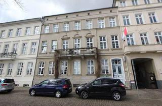 Wohnung mieten in 19055 Paulsstadt, Großzügige 4 Zimmer-Dachgeschosswohnung am Pfaffenteich zu mieten!