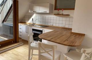 Wohnung mieten in 42651 Solingen-Mitte, Helle, renovierte 2-Zimmer DG Wohnung mit Balkon