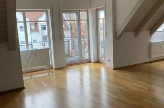 Wohnung mieten in Lärchenweg, 86391 Stadtbergen, Lichtdurchflutetes Wohnglück in Leitershofen: Ihr Logenplatz mit zwei Balkonen!