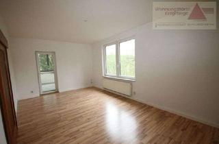 Wohnung mieten in Theodor-Korselt-Straße, 09456 Annaberg-Buchholz, Ein unverbauter Blick in Richtung Pöhlberg - 3-Raum-Wohnung mit Balkon und Stellplatz!