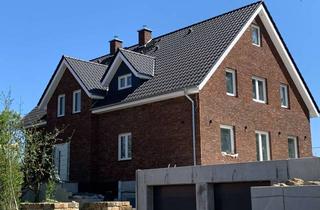 Haus kaufen in 31867 Pohle, Attraktives Zweifamilienhaus für die ganz große Familie in Pohle zu sofort