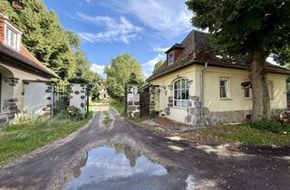 Einfamilienhaus kaufen in 14476 Satzkorn, Charmantes Einfamilienhaus auf Schlossgrundstück mit Pool und Sauna in Potsdam mit viel Potenzial