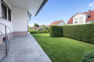 Einfamilienhaus kaufen in 72584 Hülben, Stilvoll wohnen mit viel Platz: Einfamilienhaus mit Sonnenterrasse, Balkon und Doppelgarage