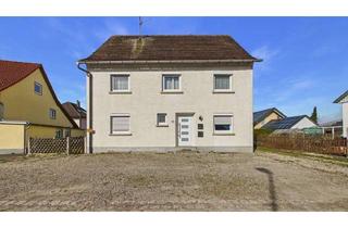 Haus kaufen in 88317 Aichstetten, Kapitalanlage oder Eigennutzung: Mehrparteienhaus mit zwei Wohnungen und großem Grundstück