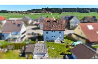 Haus kaufen in 88317 Aichstetten, Kapitalanlage oder Eigennutzung: Mehrparteienhaus mit zwei Wohnungen und großem Grundstück