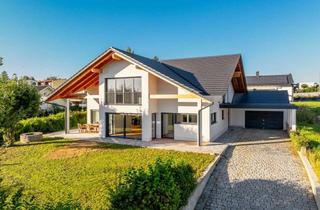 Villa kaufen in 94094 Rotthalmünster, Neuerbaute Landhausvilla für 1 - 2 Familien mit exklusiver Ausstattung in erhöhter und ruhigen Lage