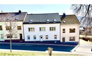 Haus kaufen in Klingerstraße, 08261 Schöneck, Schönecker Raumwunder mit traumhaftem Naturblick sucht neue Berufung