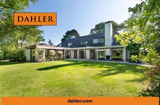 Villa kaufen in 25469 Halstenbek, Architekten-Villa in beliebter und grüner Lage – mit Schwimmbad, Sauna und Einliegerwohnung