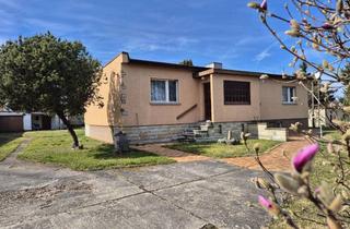 Haus kaufen in 06796 Brehna, Viel Platz und Ruhe - Bungalow auf großem Grundstück