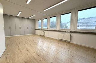 Büro zu mieten in 61381 Friedrichsdorf, Frisch sanierte Büro- oder Praxisfläche mit flexiblen Erweiterungsoptionen.