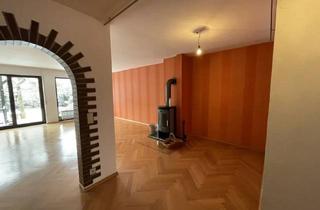 Haus kaufen in 61273 Wehrheim, Charmantes Reiheneckhaus mit großem Platzangebot und Garten in Wehrheim