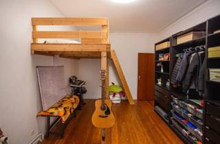 Wohnung kaufen in 73033 Göppingen, 4-Zimmer-Altbauwohnung mit modernem Komfort in bester zentraler Lage.