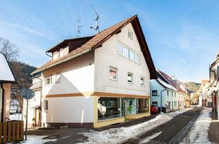 Haus kaufen in 79822 Titisee-Neustadt, Titisee-Neustadt - Wohn- und Geschäftshaus mit 3 Einheiten mit Optimierungspotenzial mitten in Neustadt zu verkaufen
