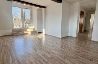 Wohnung kaufen in 90427 Nürnberg, Nürnberg - Charmante 3-Zimmer-Dachgeschoss-Wohnung mit Dachterrasse in Nürnberg-Schniegling