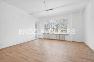 Wohnung kaufen in 12247 Berlin, Berlin - Bezugsfreie 3-Zimmer-Hochparterre-Wohnung mit Balkon & Stellplatz