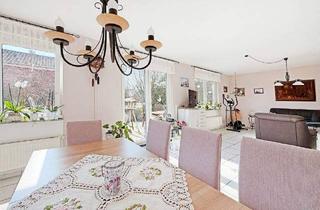 Haus kaufen in 31547 Rehburg-Loccum, Rehburg-Loccum - Großzügiges Ein- oder Zweifamilienhaus in bevorzugter Feldrandlage!