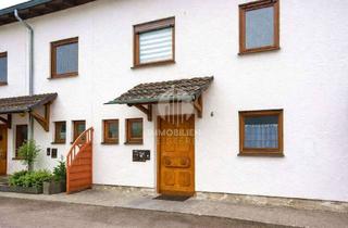 Wohnung kaufen in 89537 Giengen, 3-Zimmer Maisonette-Wohnung im Zweifamilienhaus mit Garage