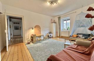 Wohnung kaufen in 76227 Durlach, Charmante 5-Zimmer-Altbauwohnung mit Dielenboden in Durlach