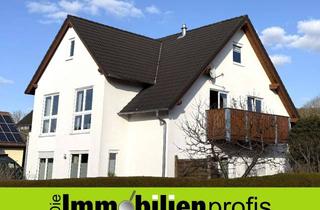 Wohnung kaufen in 95119 Naila, Naila: Großzügige Eigentumswohnung mit Balkon und Garage