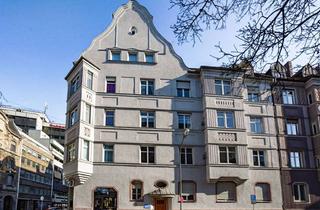 Wohnung kaufen in 86150 Innenstadt, Einzigartiges Altbaujuwel in Bestlage Augsburgs – bezugsfreie, denkmalgeschützte 4-Zimmer-Wohnung