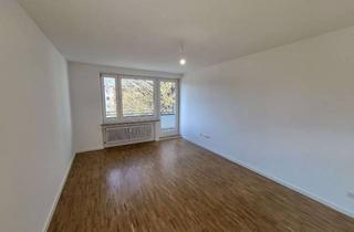 Wohnung mieten in Magdeburger Straße, 86169 Hammerschmiede, Schöne 4-Zimmerwohnung mit Loggia in der Hammerschmiede zu vermieten